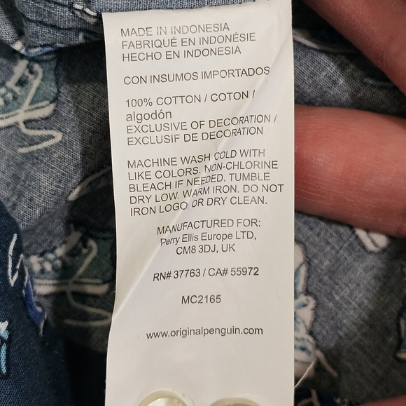 Penguin XL Shirt Blue Sneaker Graphic Button Down Casual Camp Style Y2K Vibe - Picture 4 of 7